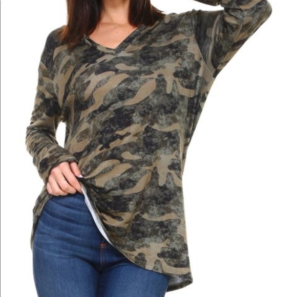 🖤RESTOCK🆕KARINNA CHIC CAMO HOODIE SWEATER NWT🖤 - Picture 3 of 8